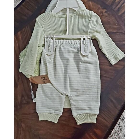 NWT UNISEX CHICK PEA 4 PIECE BABY OUTFIT - Picture 2 of 7